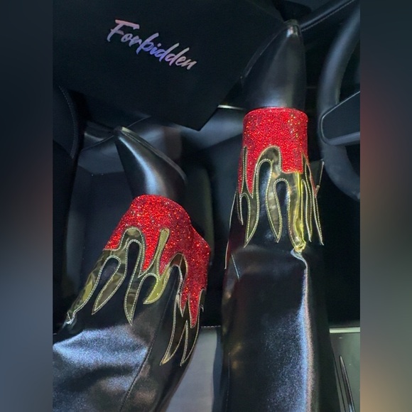 Run this town rhinestone flame boot - Picture 3 of 3
